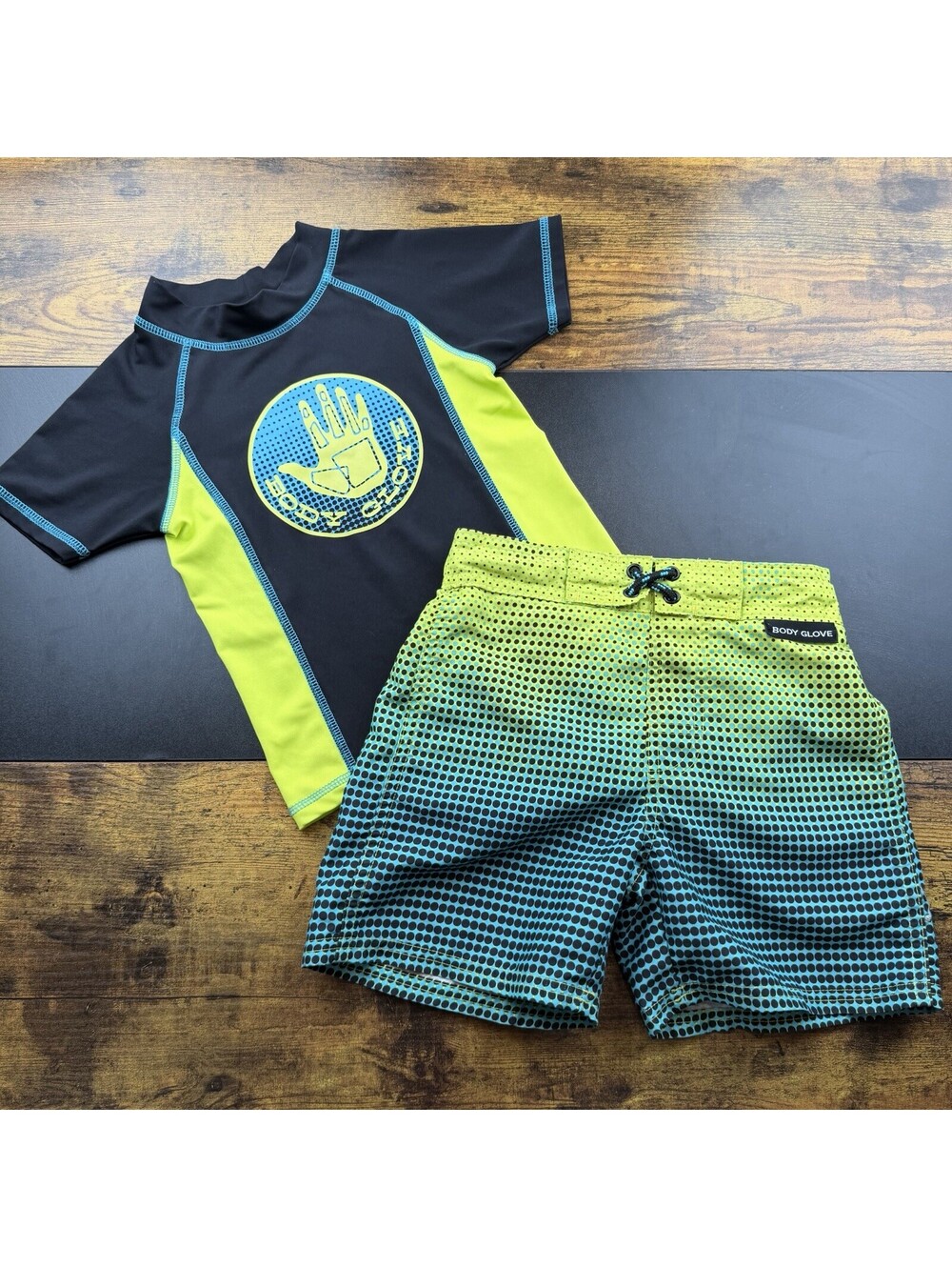 Body Glove Boys Swim Set Size 5 2 Piece Rash Guard Shirt Shorts Surf Beach